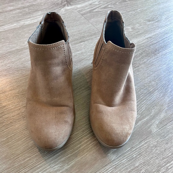 American Eagle By Payless Shoes - American Eagle - Shanna Chelsea ankle boot - cognac - size 7.5W